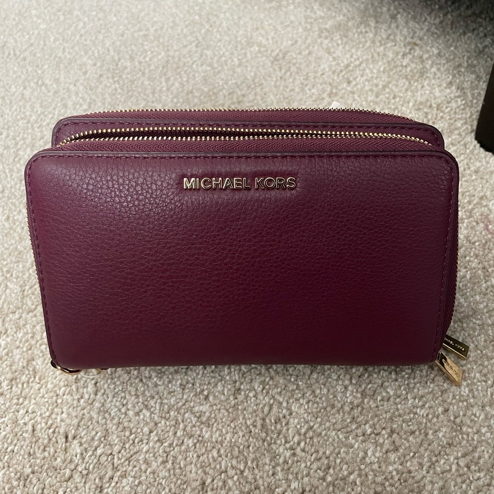 Michael Kors Adele LG flat MF Leather Case Plum